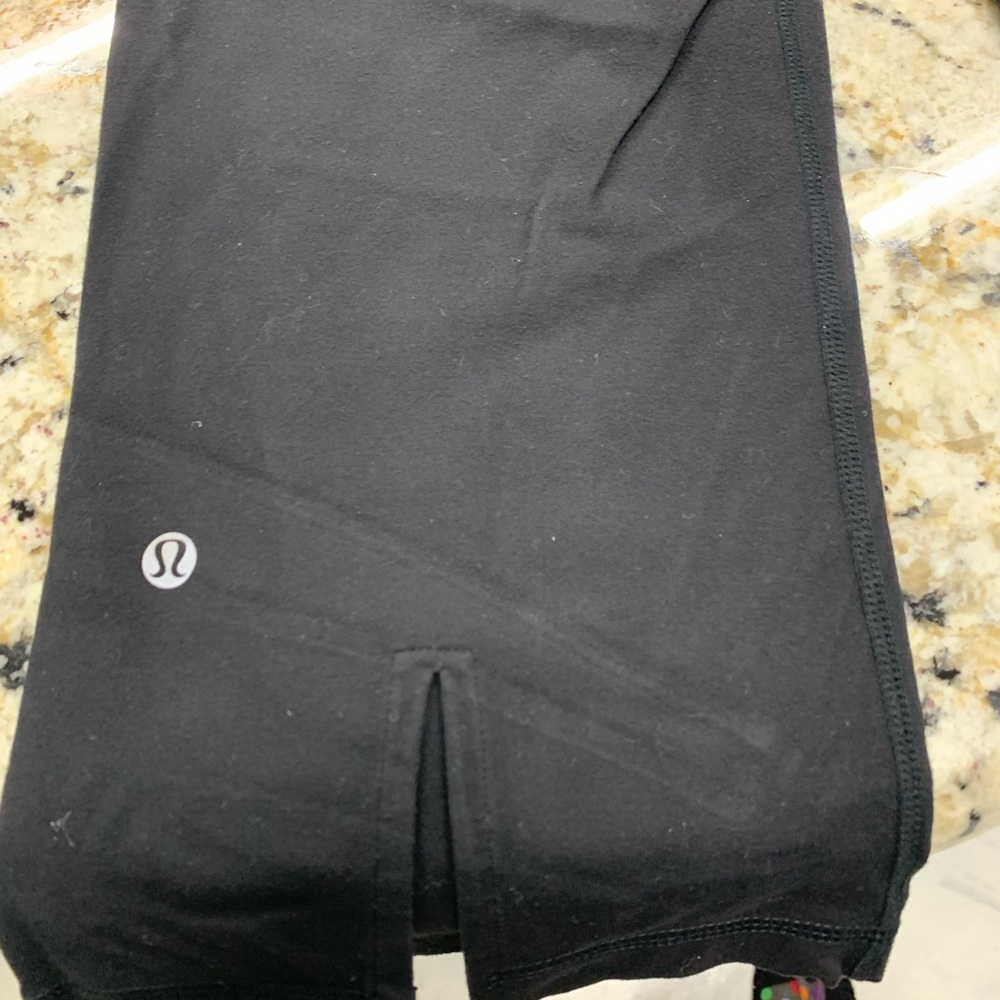 Lululemon - Picture 3 of 6